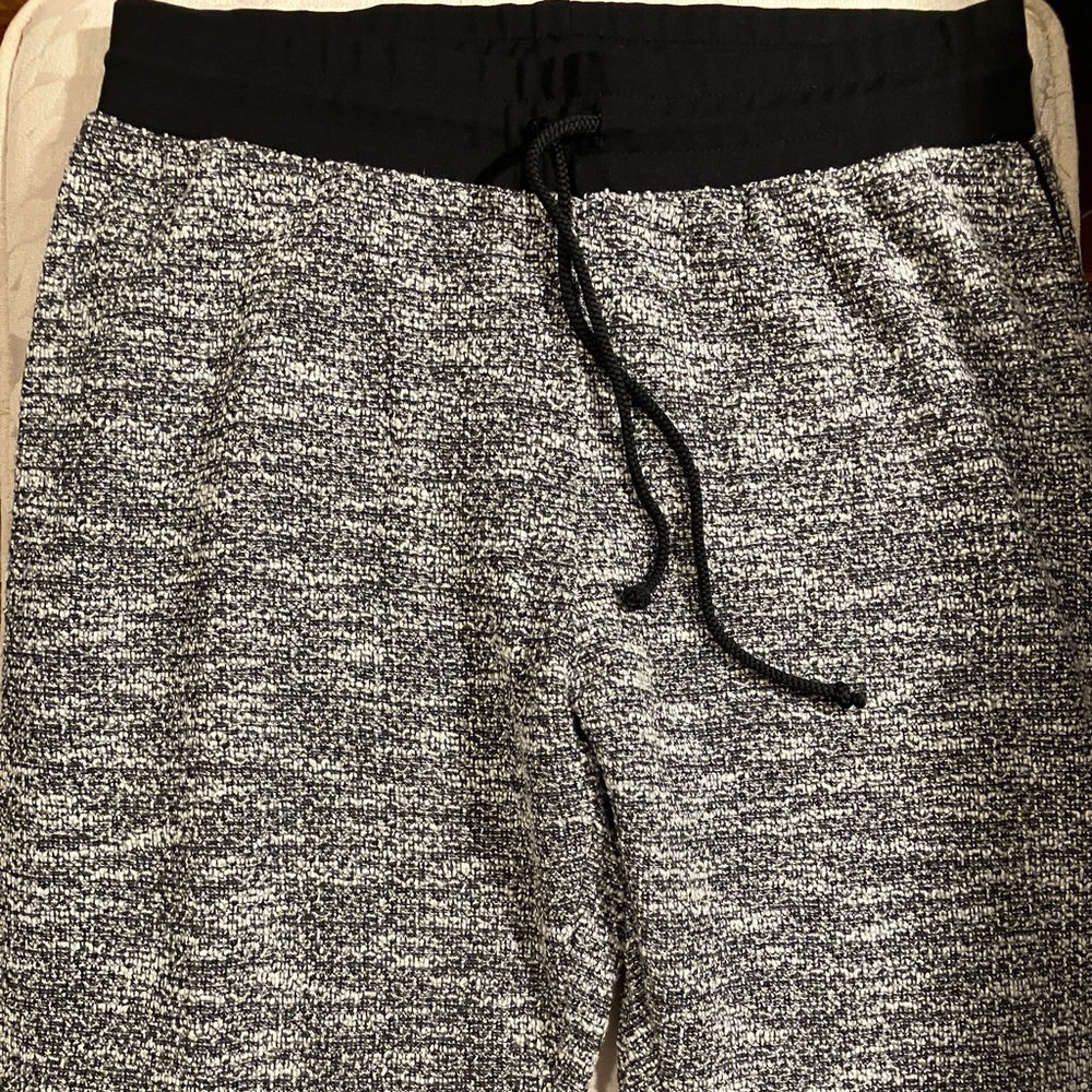 Left Coast size Medium black and white contrast joggers